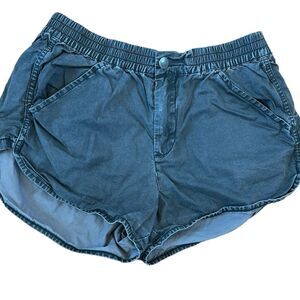 RVCA black elastic shorts with pockets size medium